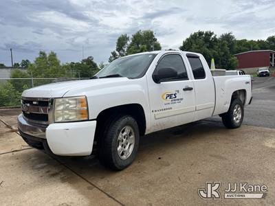 2008 Chevrolet Silverado 1500 Extended-Cab Pickup Truck