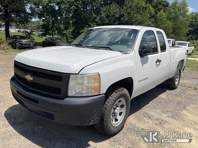 2011 Chevrolet Silverado 1500 4x4 Extended-Cab Pickup Truck