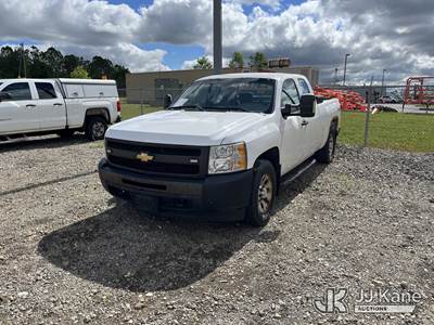 2013 Chevrolet Silverado 1500 Extended-Cab Pickup Truck