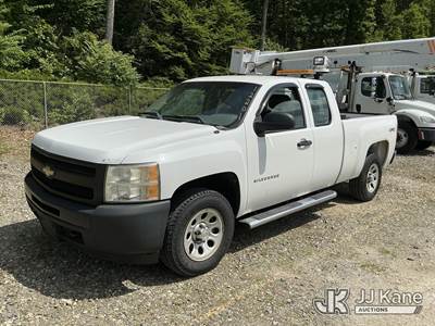 2011 Chevrolet Silverado 1500 4x4 Extended-Cab Pickup Truck