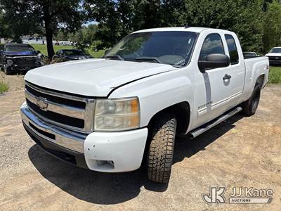2011 Chevrolet Silverado 1500 4x4 Extended-Cab Pickup Truck