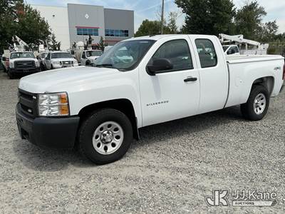2013 Chevrolet Silverado 1500 Extended-Cab Pickup Truck