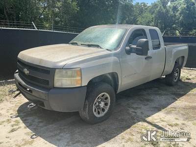 2009 Chevrolet Silverado 1500 4x4 Extended-Cab Pickup Truck