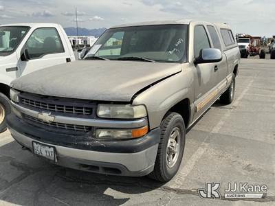 2000 Chevrolet Silverado 1500 4x4 Extended-Cab Pickup Truck