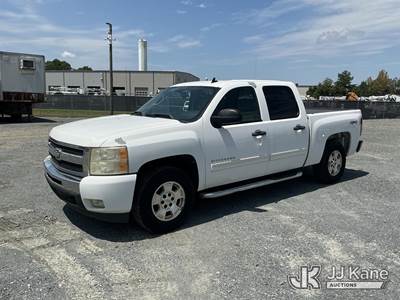 2011 Chevrolet Silverado 1500 Crew-Cab Pickup Truck