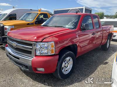 2010 Chevrolet Silverado 1500 4x4 Extended-Cab Pickup Truck