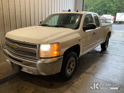 2013 Chevrolet Silverado 1500 Extended-Cab Pickup Truck