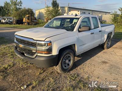 2017 Chevrolet Silverado 1500 Extended-Cab Pickup Truck