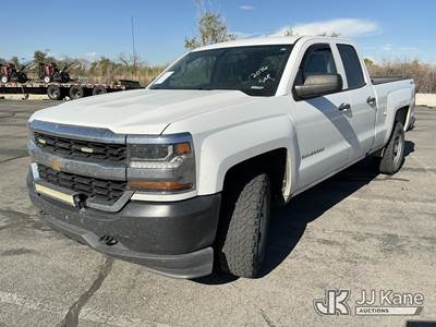 2017 Chevrolet Silverado 1500 Extended-Cab Pickup Truck