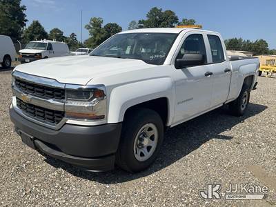 2017 Chevrolet Silverado 1500 Extended-Cab Pickup Truck