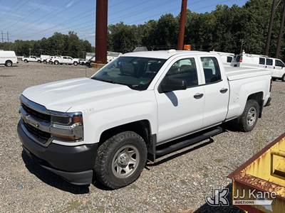 2017 Chevrolet Silverado 1500 Extended-Cab Pickup Truck