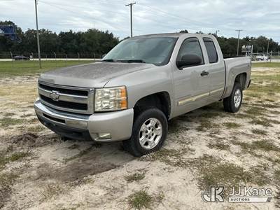 2009 Chevrolet Silverado 1500 4x4 Extended-Cab Pickup Truck