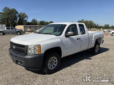 2011 Chevrolet Silverado 1500 4X4 Extended-Cab Pickup Truck