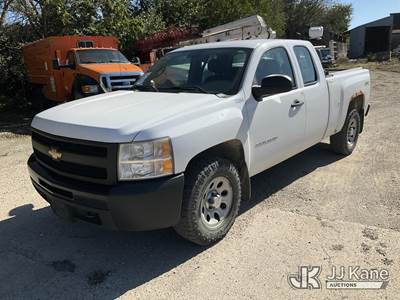 2011 Chevrolet Silverado 1500 4x4 Extended-Cab Pickup Truck