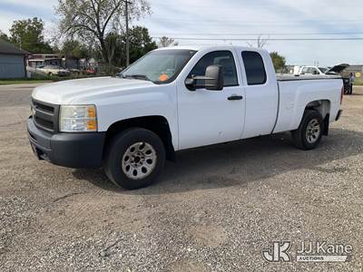 2010 Chevrolet Silverado 1500 Extended-Cab Pickup Truck