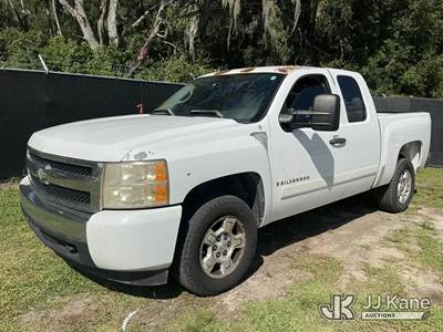 2008 Chevrolet Silverado 1500 Extended-Cab Pickup Truck