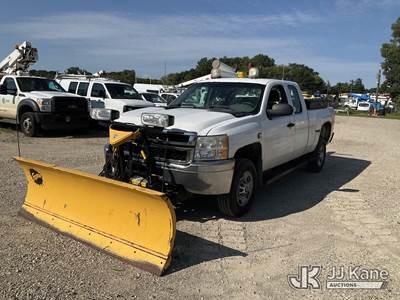 2011 Chevrolet Silverado 2500 Extended-Cab Pickup Truck