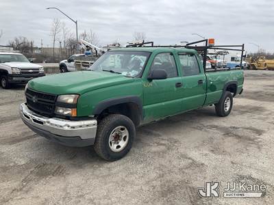 2006 Chevrolet Silverado 2500HD 2WD Crew-Cab Pickup Truck