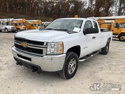 2013 Chevrolet Silverado 2500HD Extended-Cab Pickup Truck