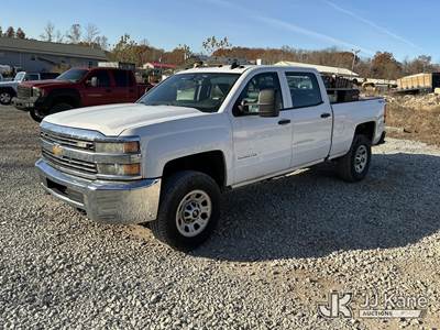 2015 Chevrolet Silverado 2500HD 4x4 Crew-Cab Pickup Truck