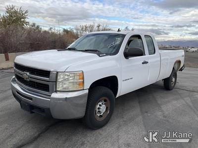 2008 Chevrolet Silverado 2500HD 4x4 Extended-Cab Pickup Truck