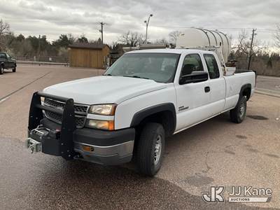 2005 Chevrolet Silverado 2500HD Crew-Cab Pickup Truck