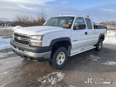 2006 Chevrolet Silverado 2500HD Extended-Cab Pickup Truck