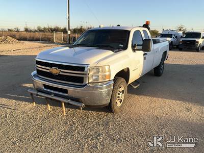 2013 Chevrolet Silverado 2500HD Extended-Cab Pickup Truck