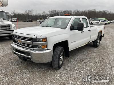 2017 Chevrolet Silverado 2500HD 4x4 Extended-Cab Pickup Truck