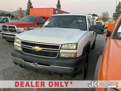 2006 Chevrolet Silverado 2500HD Extended-Cab Pickup Truck