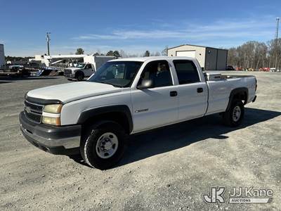 2006 Chevrolet Silverado 2500HD Crew-Cab Pickup Truck