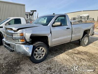 2015 Chevrolet Silverado 2500HD 4x4 Pickup Truck