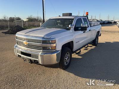 2015 Chevrolet Silverado 2500HD Extended-Cab Pickup Truck
