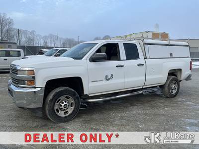 2015 Chevrolet Silverado 2500HD Extended-Cab Pickup Truck