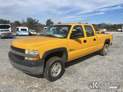 2002 Chevrolet Silverado 2500HD Crew-Cab Pickup Truck