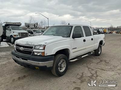 2007 Chevrolet Silverado 2500HD 4x4 Crew-Cab Pickup Truck