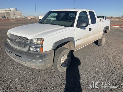2003 Chevrolet Silverado 2500HD Extended-Cab Pickup Truck