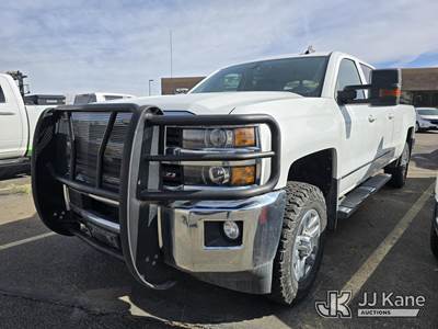 2015 Chevrolet Silverado 2500HD Crew-Cab Pickup Truck