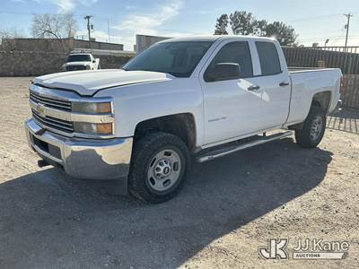 2015 Chevrolet Silverado 2500HD 4x4 Extended-Cab Pickup Truck
