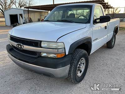 2001 Chevrolet Silverado 2500HD Pickup Truck