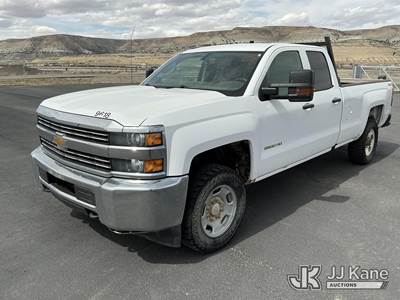 2018 Chevrolet Silverado 2500HD 4x4 Extended-Cab Pickup Truck