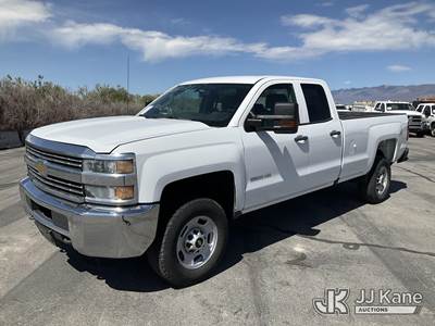 2015 Chevrolet Silverado 2500HD 4x4 Extended-Cab Pickup Truck
