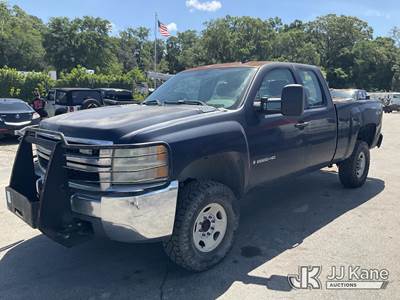 2007 Chevrolet Silverado 2500HD 4x4 Extended-Cab Pickup Truck