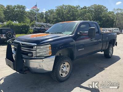 2011 Chevrolet Silverado 2500HD 4x4 Extended-Cab Pickup Truck