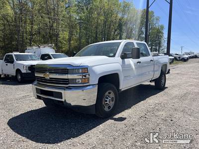 2015 Chevrolet Silverado 2500HD Crew-Cab Pickup Truck