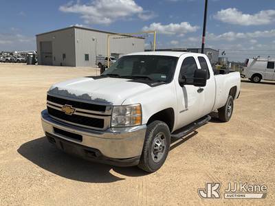 2013 Chevrolet Silverado 2500HD Extended-Cab Pickup Truck