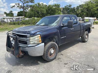 2008 Chevrolet Silverado 2500HD 4x4 Extended-Cab Pickup Truck