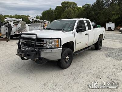 2011 Chevrolet Silverado 2500HD 4x4 Extended-Cab Pickup Truck