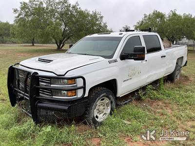 2017 Chevrolet Silverado 2500HD Crew-Cab Pickup Truck