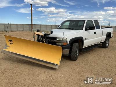 2002 Chevrolet Silverado 2500HD 4x4 Extended-Cab Pickup Truck